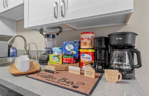 Entire Private Home with 2 Bedrooms 1 Bathroom, King Bed, Pool, Hot Tub, 2 Parking in Mira Mesa Available Now - Photo 15