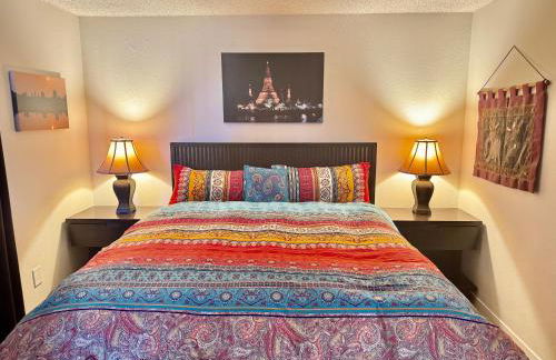 10 minutes to JTNP - Sauna, Hot Tub, Cold Plunge Saltwater Pool, Telescope, Fireplace and Views - Foto 13