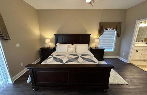 An Incredible Vacation Home with Saltwater Pool! - Foto 22