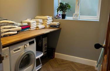 Rhianfa 4 bedroom house minutes walk from the beach - Photo 56