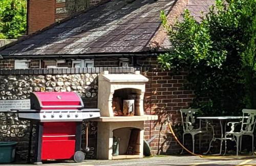 Escape the Ordinary - Photo 2