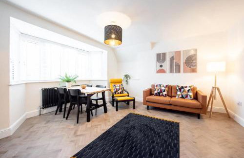 6 The Royal Serviced Apartments, Harwich - Fast WiFi, Private Parking - Foto 1