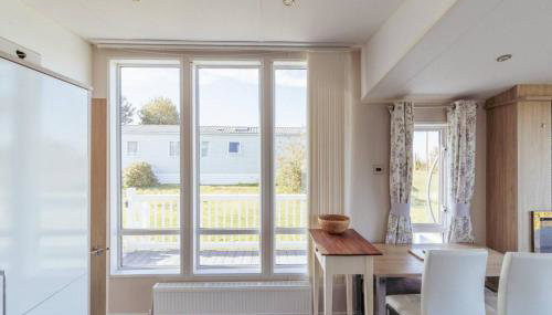 The Lodge - Dog-Friendly Sea View Lodge - Pool available for Long Stays - Foto 4