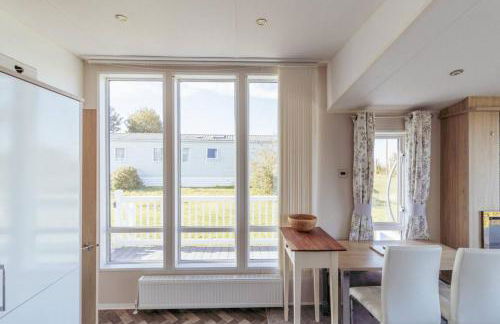 The Lodge - Dog-Friendly Sea View Lodge - Pool available for Long Stays - Foto 4