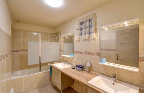 Gîtes in Mas Uzes zwembad en grote tuin - Foto 32