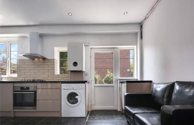 Limehouse Townhomes-4 Bedrooms,3 Bathrooms,garden - Foto 13