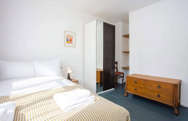 Stylish 4BD House With Private Garden - Stratford - Foto 3