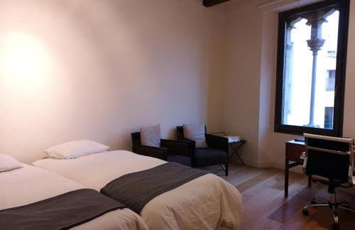 Beautiful 15th century villa on 30 acre estate, for families only - Foto 10