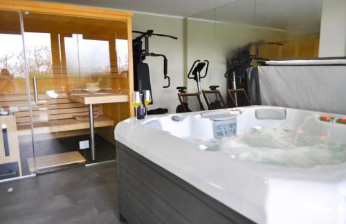 Luxury Villa Hedone with heated pool, welness and playground - Photo 38