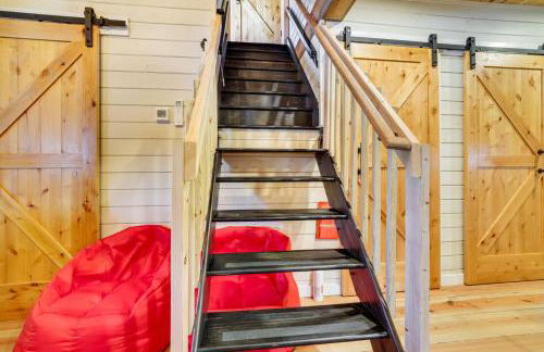 Lakefront Cottage with Dock, Hot Tub and Fire Pit - Foto 24