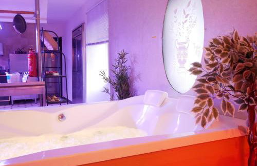 Cinema Paradiso - Appartement de charme avec Sauna, Hammam, spa - Foto 9