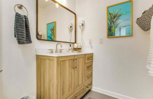 Woodsy Retreat, steps to Bay - Hot tub! - Foto 27