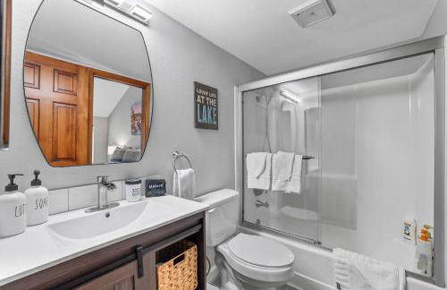 Alpine Escape: Tahoe Oasis Steps from Lake - Foto 18