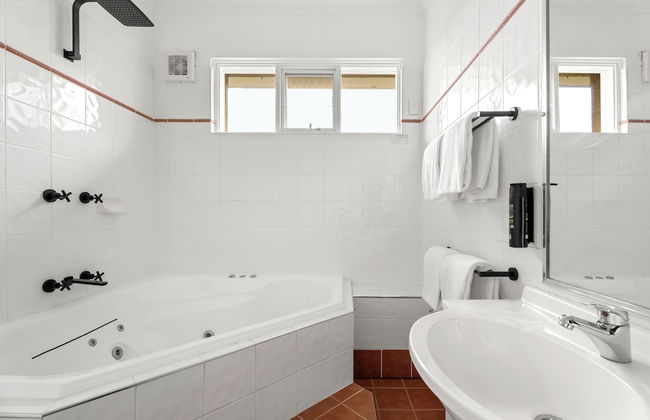 Montblu at Echo Point - Photo 68