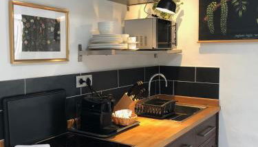 Cuarto Botánico Studio - Shared Pool - Central Island Location - 10 mins drive to Famara and La Santa - Foto 3