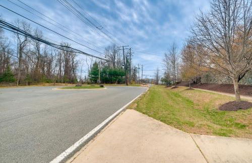 Pet-Friendly DC Area Condo with Yard! - Foto 27