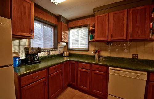 Secluded Cabin Close to the Shenandoah River in Shenandoah, Virginia - Photo 14