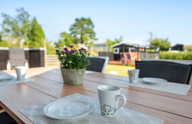 "Sighfrith" - 150m from the sea - Photo 10