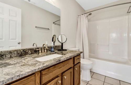 Spacious Mountain Retreat with Bonus Game Room Near Asheville, Barnardsville, NC - Foto 58