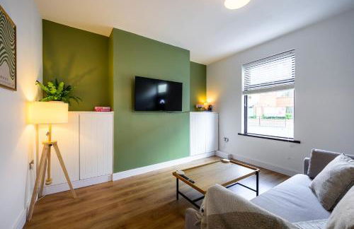 Beautiful 2 Bedroom House in Atherton, Free Parking - Foto 3