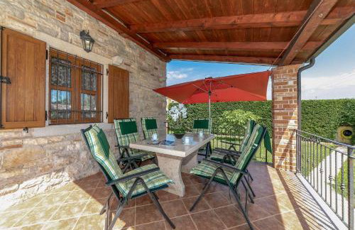 Mediterrane Villa mit privatem Salzwasserpool, Babybett, Whirlpool, Tischtennis, Spielplatz - Foto 9