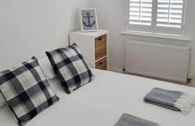 Swanage Bay Coastal Apartment - Photo 18