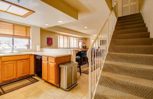 South Bluff Beauty Ocean Views Galore 2 Bedroom - Photo 10