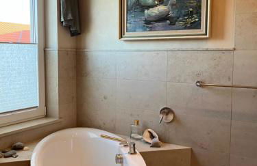 Wellness-Oase mit Wasserblick, Pool, Sauna & Fitnessbereich - Foto 27