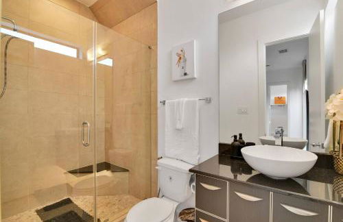 Luxury Oasis: Houston Rooftop Skyline - Foto 12