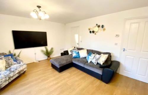 4 Bed House with Driveway Parking for 2 Cars - Rugby - Sleeps 10! Perfect for groups! - Foto 33
