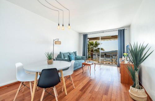 Extraordinary Sea View - 1 Bdr with AC - Photo 2