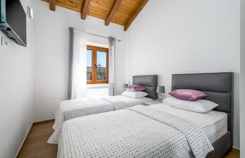 Promina luxury villa with 72sqm Heated Pool, Jacuzzi, Infrared Sauna, Tennis court, Media room - Foto 24