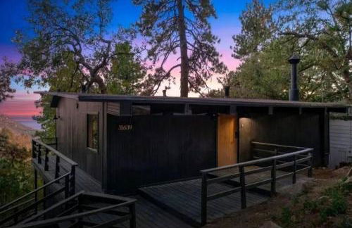 Updated Mountain Cabin Retreat with 180 views off Deck and Balcony - Foto 3