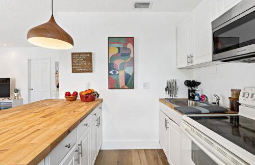 Stylish 2 BR Condo - Close to Riverwalk - Foto 43