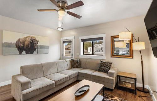 The Yellowstone Hideaway Unit A Cozy 1-Bedroom Yellowstone Hideaway, 1 Minute from Yellowstone Park! - Foto 16