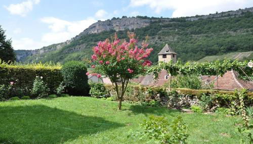 Séjour à deux au Château d'Autoire, studio de charme, tonnelle, vue vallée et village - Foto 2, Garden, Garden view