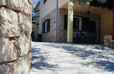 Peacefull getaway island Hvar! - Photo 1