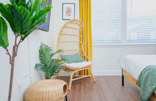 The Botanical Suite Newly Built Upscale Central - Photo 21