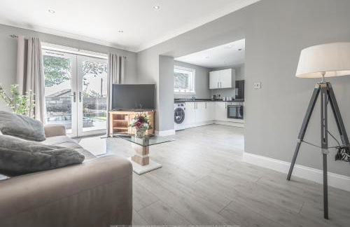 1 Bed Cottage-Sleeps 2-Parking-Pets-Hot Tub - Photo 12