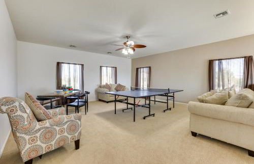 Pool, Game Room! Family-Friendly Surprise Retreat - Foto 14