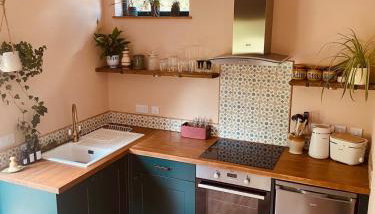 The Apple Shed - cosy cabin nestled in orchard in rural Devon - Foto 4, stove