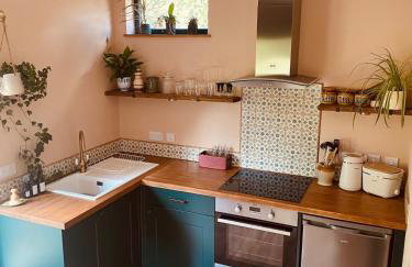 The Apple Shed - cosy cabin nestled in orchard in rural Devon - Foto 4