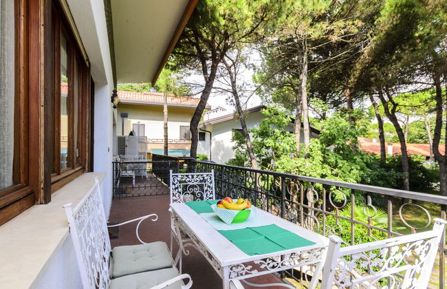 3 bedroom Apartment in Lignano Sabbiadoro with garden and terrace - Photo 3