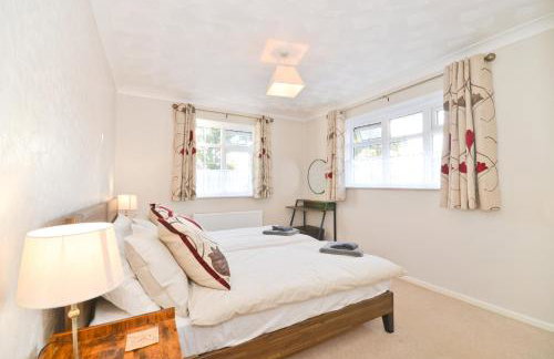 Dassia-Rural Bungalow, Dog Friendly with Hot Tub Near Gurnard - Foto 26