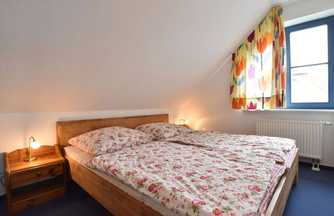 Stylish Family Stay by Beach - Photo 2