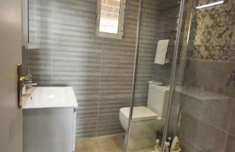 VillaVita Modern 3BR,Garden & BBQ, Walk to Beach - Foto 20