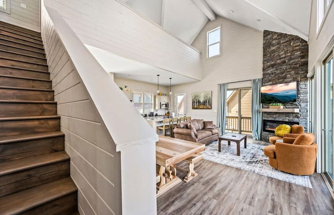 NEW Lake Cabin Sleeps 14 Indoor Pool Hot Tub - Foto 12