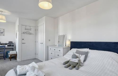 Modern Manchester House with Airport Links - Pass the Keys - Photo 4