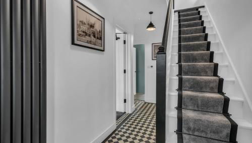 Stanley Park House Peterborough - 3 bed, 3 bathroom, parking, garden - Foto 3