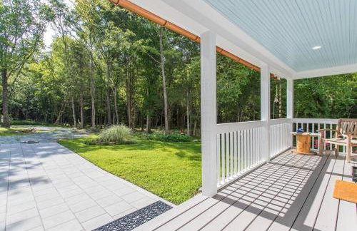 Relax in an upscale, renovated gem - Foto 39